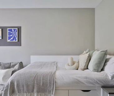 Classic 3 Bed Apartment - Photo 1