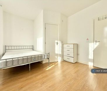 8 bedroom terraced house to rent - Photo 5