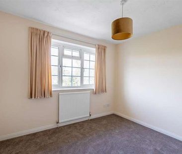 Bromford Close, Hurst Green, Oxted, RH8 - Photo 6