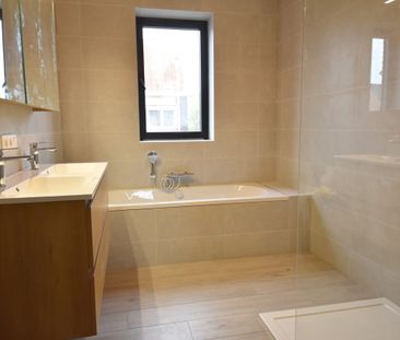 Nieuwbouwwoning te huur – energiezuinig en vlot bereikbaar - Photo 4