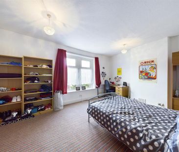 4 bedroom private hall to rent - Photo 2
