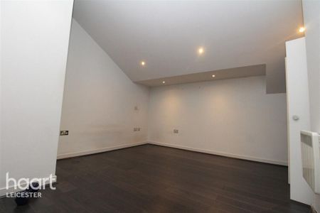 3 bedroom apartment to rent - Photo 2