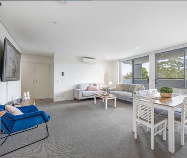 Park Views, Perfect Location - Photo 3