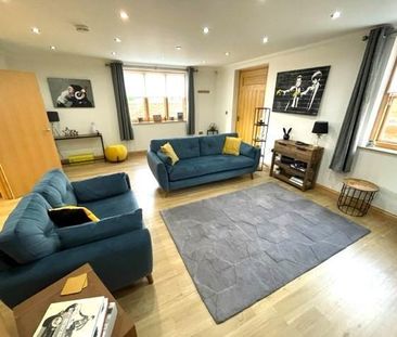 2 bedroom mews to rent - Photo 6