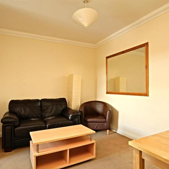 3 bedroom flat to rent - Photo 1