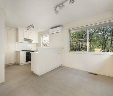 STUDIO UNIT - FURNISHED - RENT INCLUDES UTILITIES - Photo 4