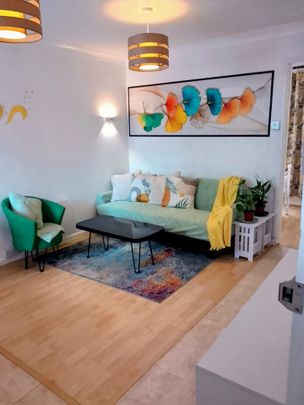 1 Bed Flat, Lower Strand, NW9 - Photo 1