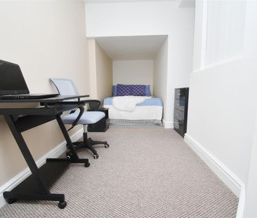 1 bed house share to rent in Lebanon Street, Burnley, BB10 - Photo 1