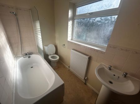 Davey Close, Boston - Photo 5