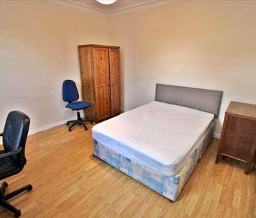 Ensbury Park - Student - Large Bedrooms, BH10 - Photo 5