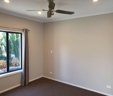 A stunning modern 4 bedroom home with room to move. - Photo 4