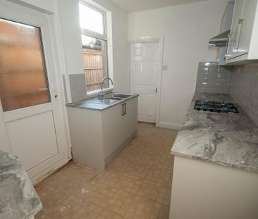 3 bedroom terraced house to rent - Photo 4