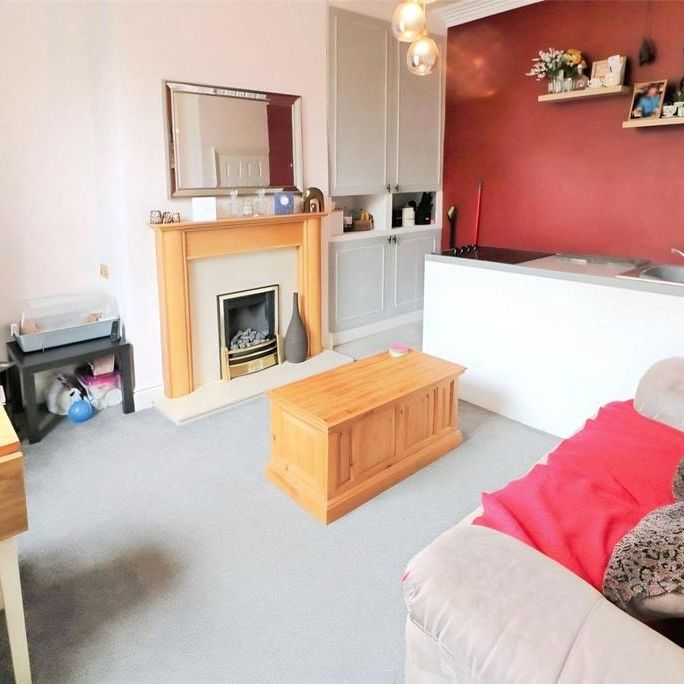 2 bedroom terraced house to rent - Photo 1