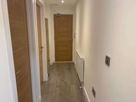 High Street, Witney, OX28 - Photo 3