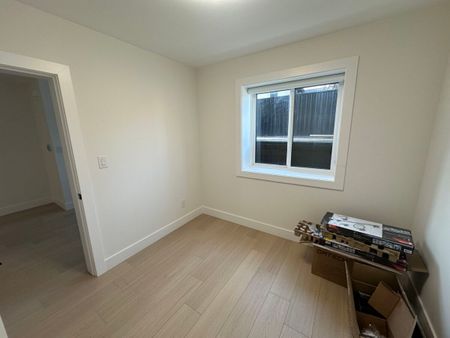 Renovated Suite in North Clearbrook - Photo 2