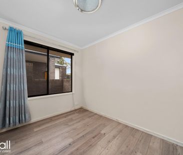 Newly renovated 3 bedroom home. - Photo 3