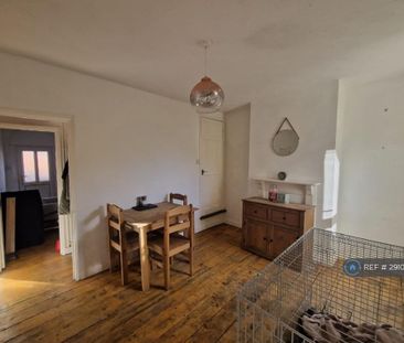3 bedroom terraced house to rent - Photo 2