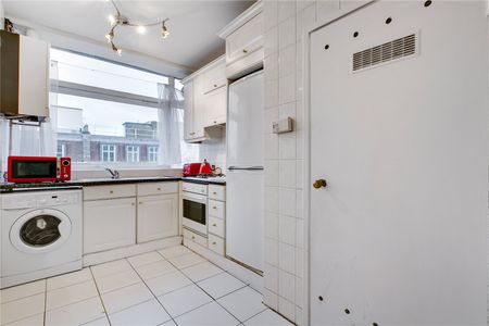 Great Portland Street, Fitzrovia, W1W, London - Photo 3