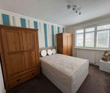 Somerville Road - Romford, RM6 - Photo 4