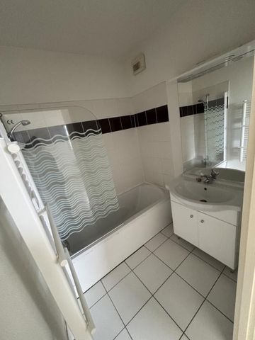 Location Appartement 2 pièces 42m² ST ANDRE DE CUBZAC 33240 - Photo 5