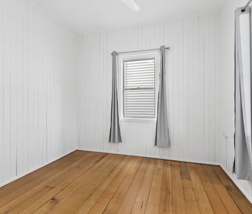 Charm and Character - Photo 4