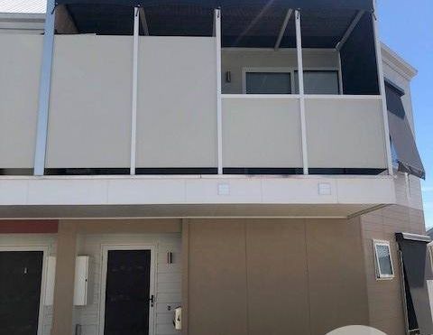 MODERN TOWNHOUSE IN ELMWOOD ESTATE! - Photo 1