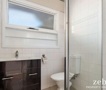 Walk to the village! - Photo 3