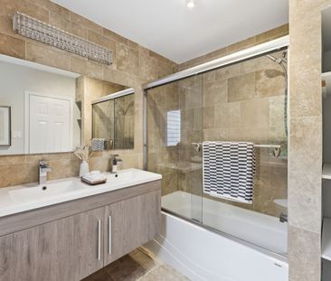 For Lease - 1924 Balsam Avenue, Mississauga, Ontario - Photo 2