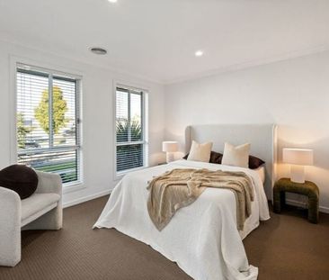 Charming Greenvale Home Awaits You! - Photo 6