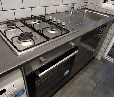 1 bedroom in a house share to rent - Photo 6