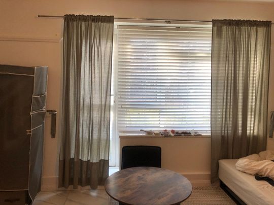 Room in a Shared Flat, Beaconsfield Close, SE3 - Photo 1
