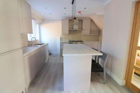 Eaton Valley Road, Luton, Bedfordshire, LU2 - Photo 3