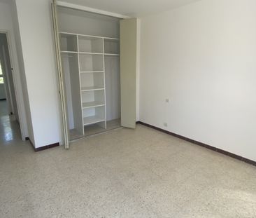NIMES / ROUTE D'UZES - T3 PARKING et 2 BALCONS - Photo 5