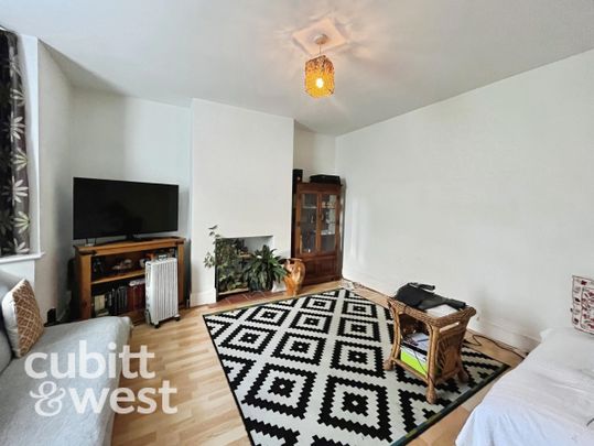 3 bedroom terraced house to rent - Photo 1