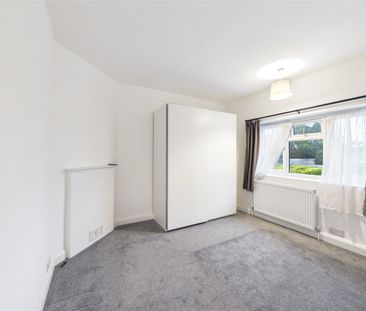 Marlow Crescent, Twickenham, TW1 - Photo 2