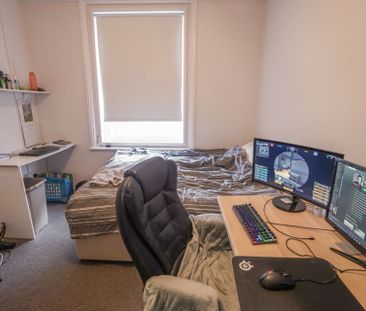 3 Bedroom Flat To Rent in Lansdowne - £1,350 pcm Tenancy Info - Photo 4