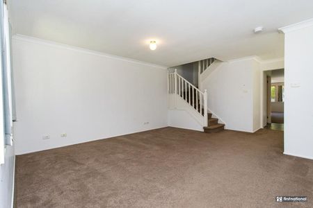 Large four bedroom home - Photo 5