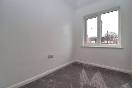 Rydens Way, Woking - 3 bedrooms Property for lettings - Seymours - Photo 3