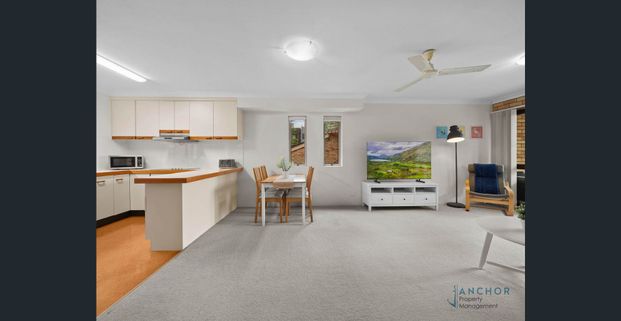 Fully Furnished Inner City Apartment - Photo 1