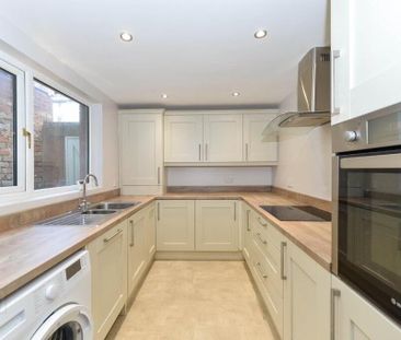 18 Hollycroft Avenue, Belfast, BT5 5JE - Photo 3