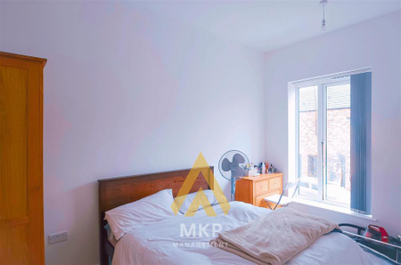 3 bedroom terraced house to rent - Photo 2