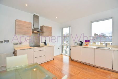 1 bedroom in a flat share to rent - Photo 5