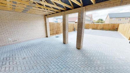 4 bedroom detached house to rent - Photo 2