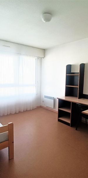 Location Appartement 1 pièce 21m² LORIENT 56100 - Photo 1