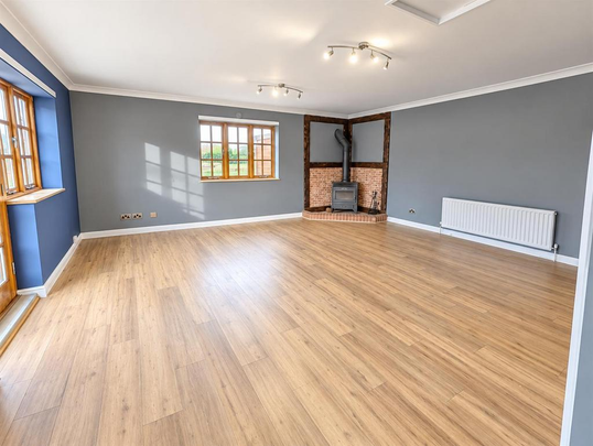 2 bedroom detached bungalow to rent - Photo 1