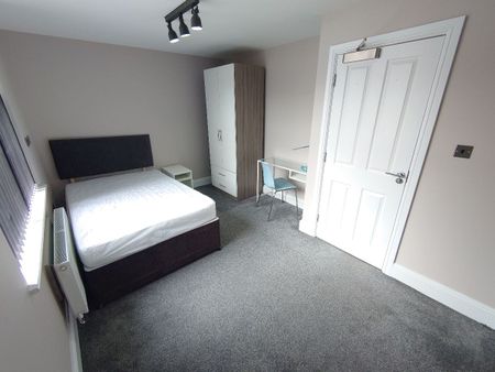 Needham Rd, Kensington. - Photo 4