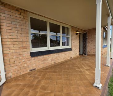 Beautiful family home, full of character! - Photo 4