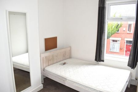 3 bedroom terraced house to rent - Photo 3