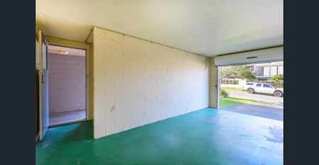 2br Top Floor Unit with Air Conditioning - Photo 3