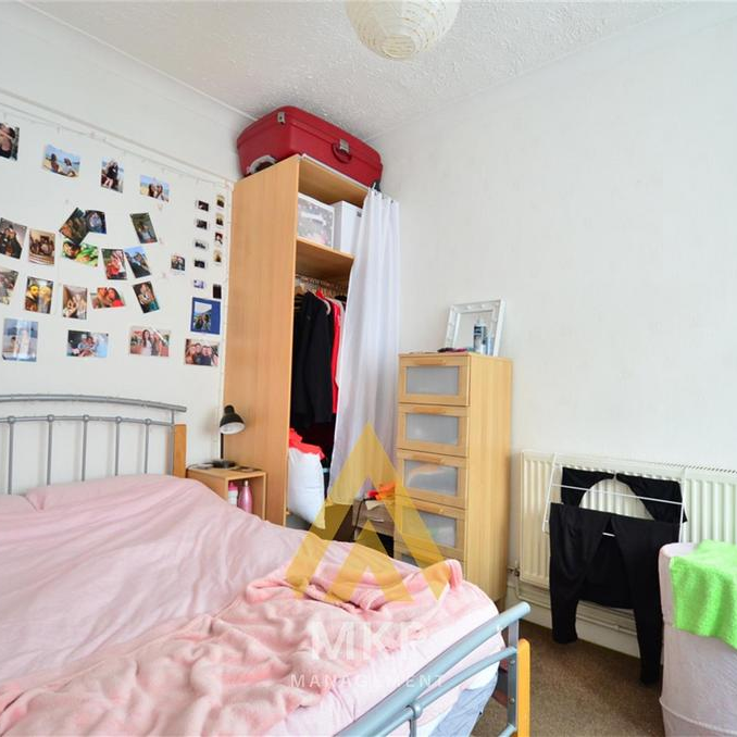 4 bedroom terraced house to rent - Photo 1